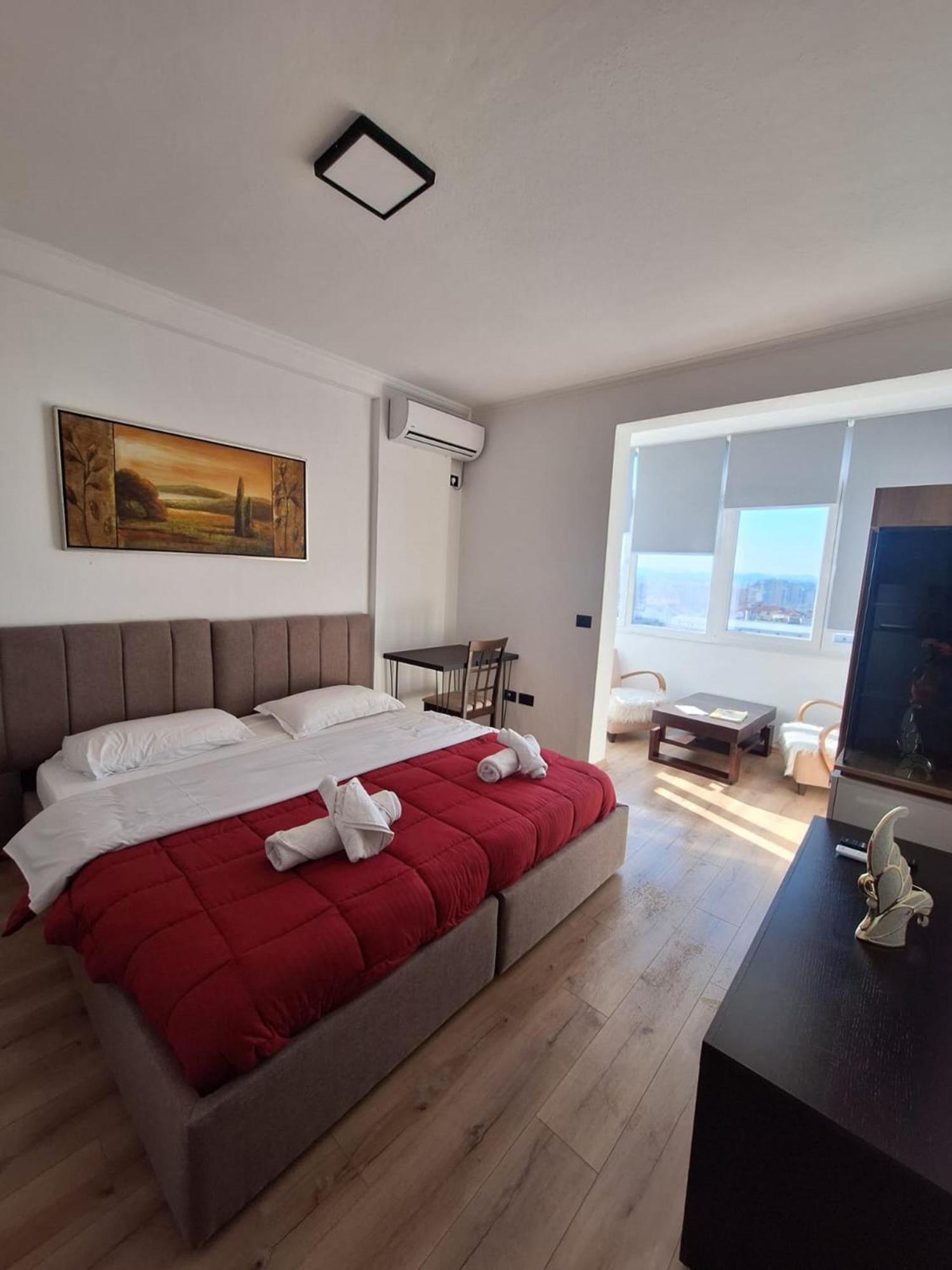 Albania Near Center Double Or Twin Bed Apartamento Tirana
